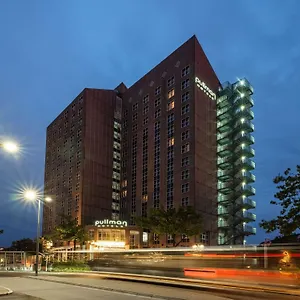 pullman-stuttgart-fontana.stuttgart-hotel.com/